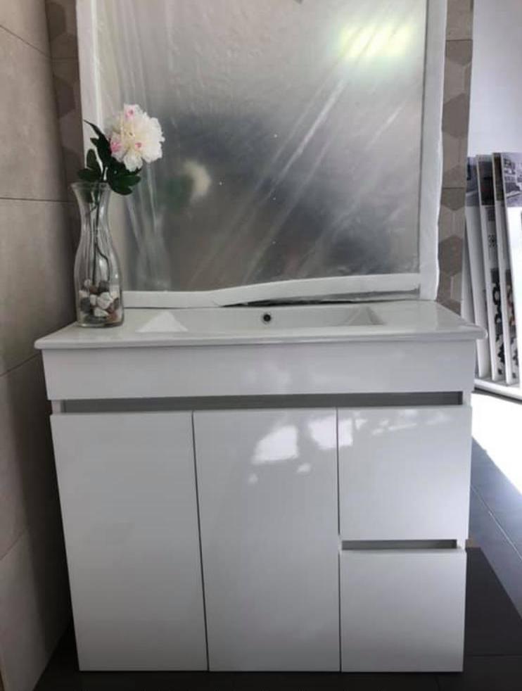 Ofertas muebles de Baño: Productos y servicios de Hermanos Garespi Ofertas muebles de Baño: Productos y servicios de Hermanos Garespi