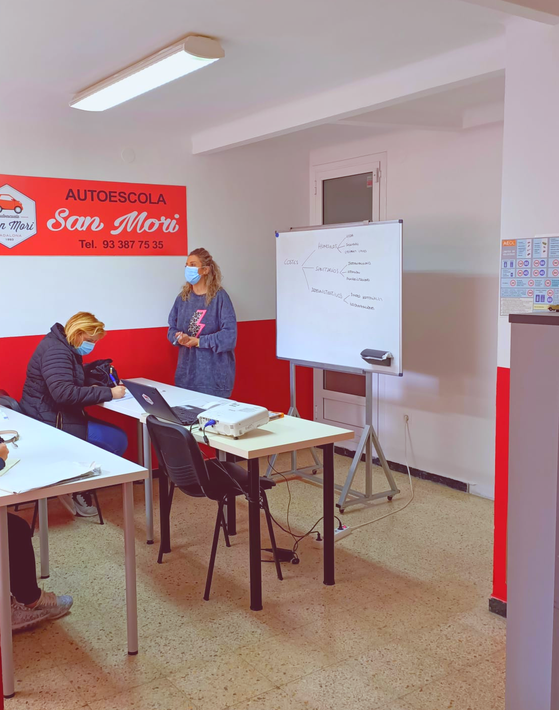 CURSO TEÓRICO + MATERIAL DIDÁCTICO: ¿Qué podemos ofrecerte? de AUTOESCUELA SAN MORI CURSO TEÓRICO + MATERIAL DIDÁCTICO: ¿Qué podemos ofrecerte? de AUTOESCUELA SAN MORI