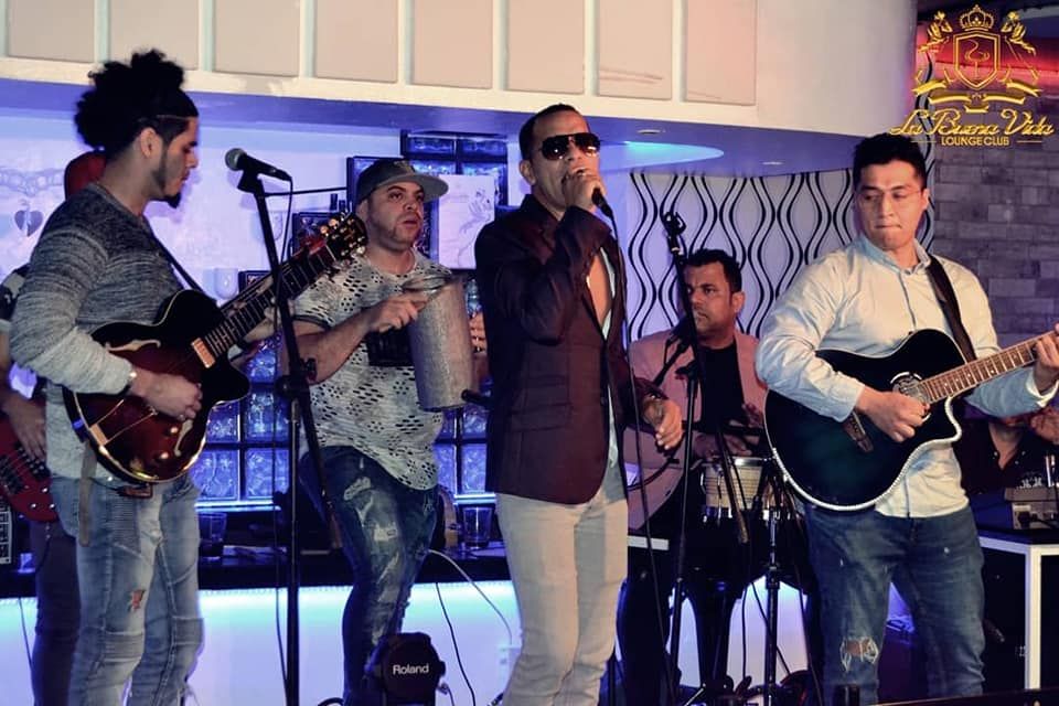 Música en directo: Servicios de La Buena Vida Lounge Club Música en directo: Servicios de La Buena Vida Lounge Club