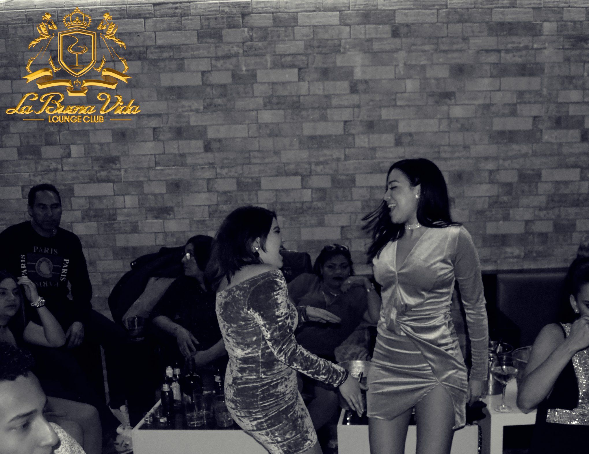 Reservados: Servicios de La Buena Vida Lounge Club Reservados: Servicios de La Buena Vida Lounge Club