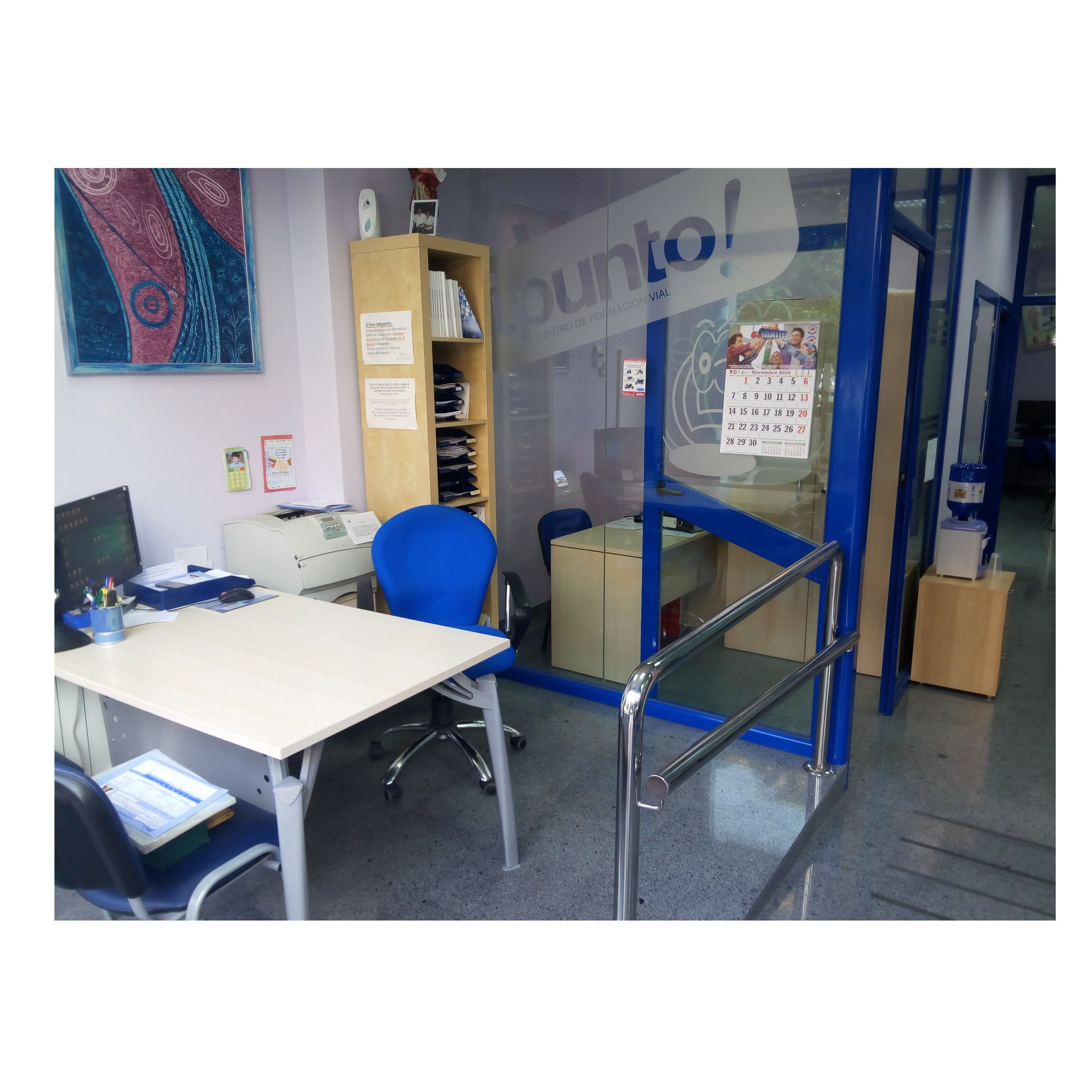 Clases teóricas: Servicios de Autoescuela Ipunto Clases teóricas: Servicios de Autoescuela Ipunto