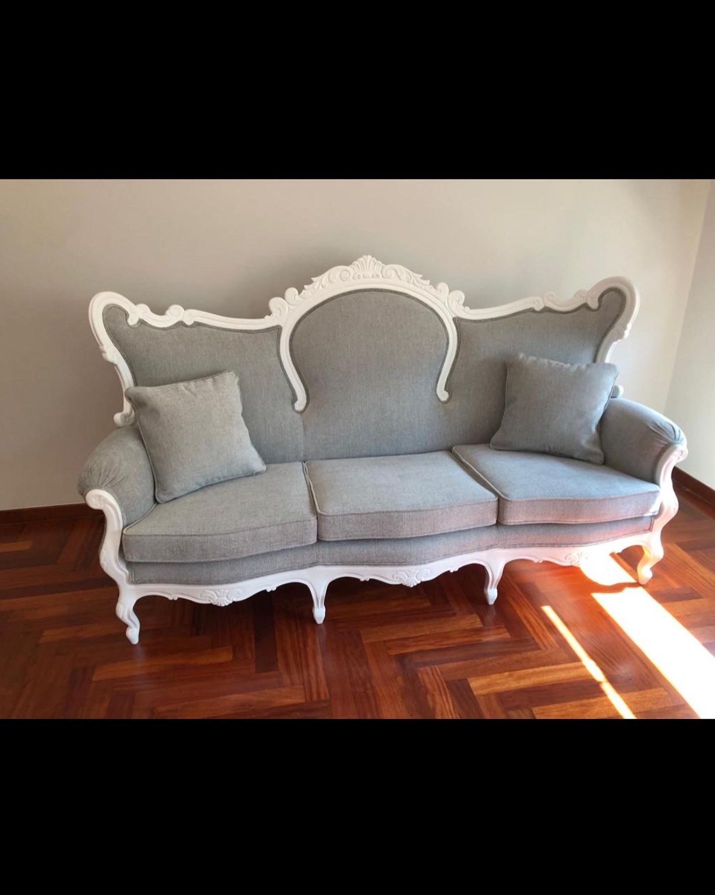 Mueble sofá restaurado y lacado 