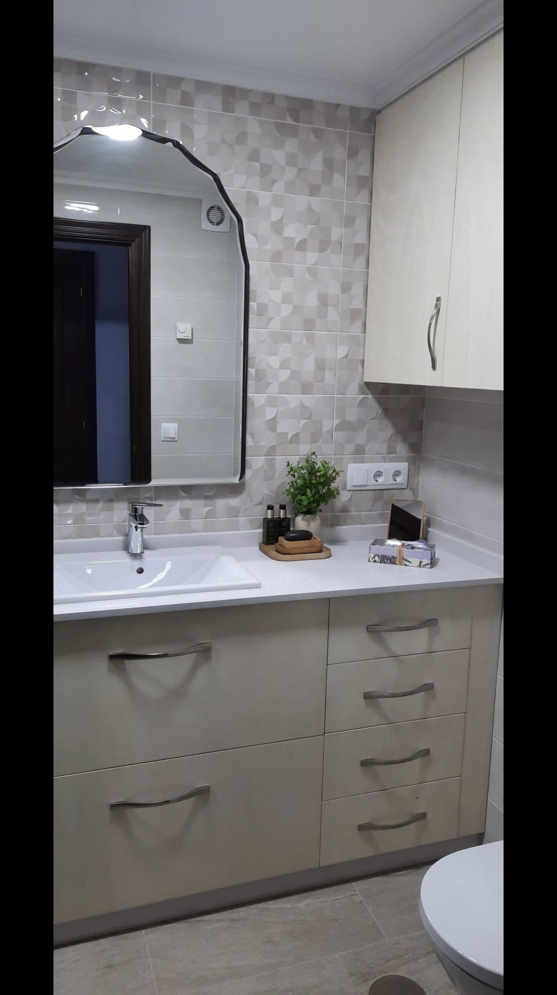 Mueble lavabo y de colgar para el cuarto de baño