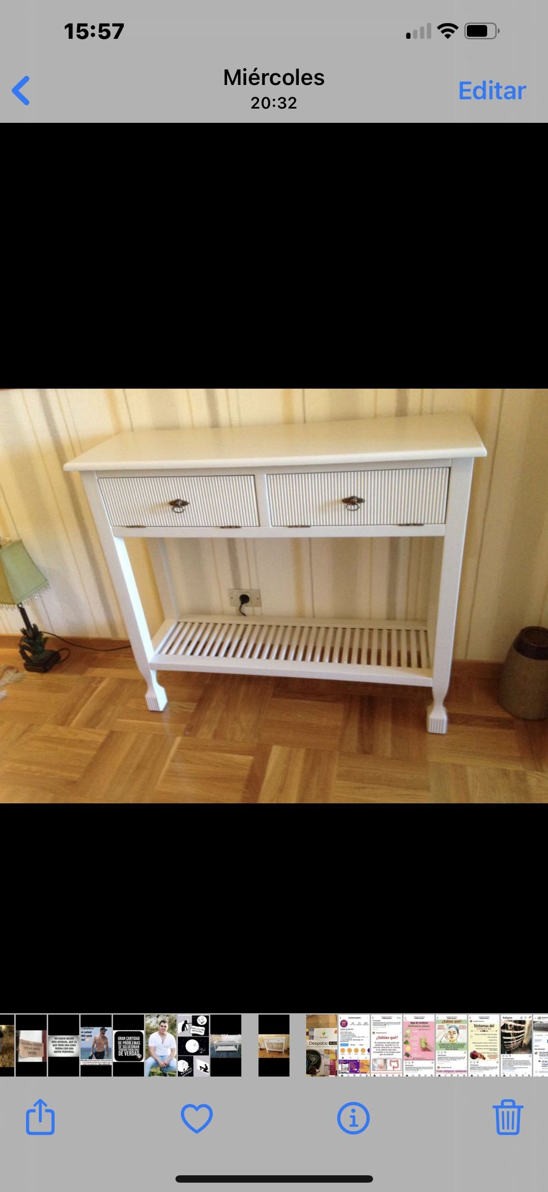 Mueble consola restaurado y lacado en color blanco