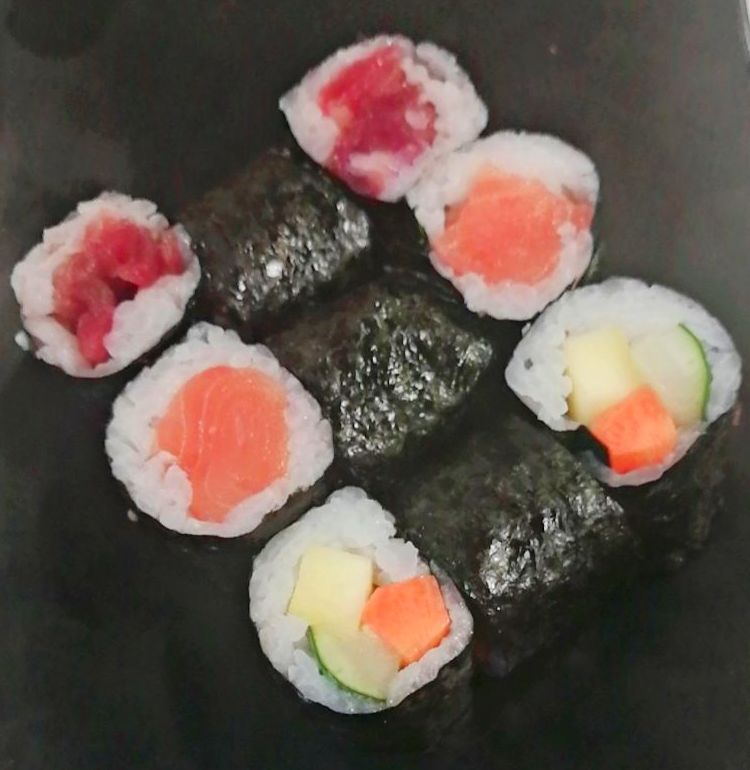 106.MAKI VARIADO 9 Piezas: Carta y menús de Yoshino 106.MAKI VARIADO 9 Piezas: Carta y menús de Yoshino