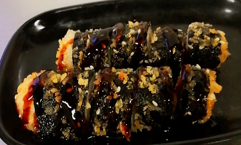 121.MAKI REBOZADO RELLENO DE SALMON 8 Piezas: Carta y menús de Yoshino 121.MAKI REBOZADO RELLENO DE SALMON 8 Piezas: Carta y menús de Yoshino