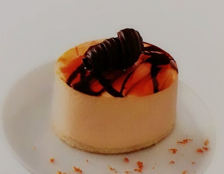 Postre: mini tarta artesana mandarina: Carta y menús de Yoshino Postre: mini tarta artesana mandarina: Carta y menús de Yoshino