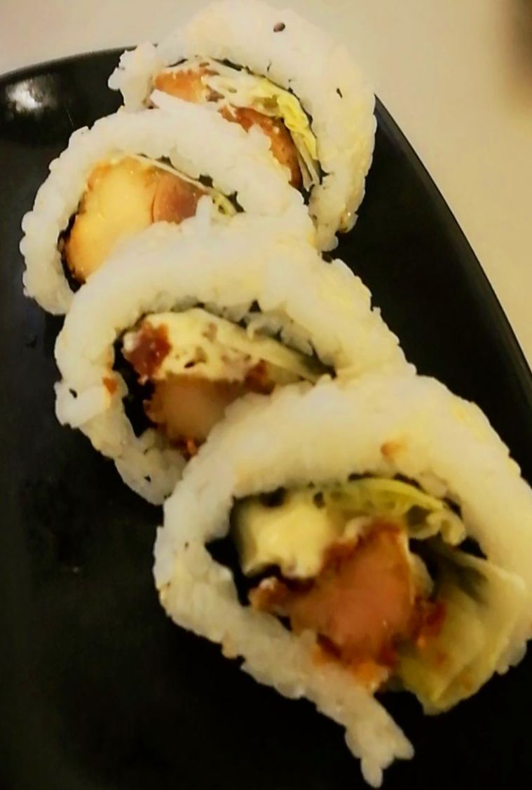 118.URAMAKI DE POLLO REBOZADO 5 Piezas: Carta y menús de Yoshino 118.URAMAKI DE POLLO REBOZADO 5 Piezas: Carta y menús de Yoshino