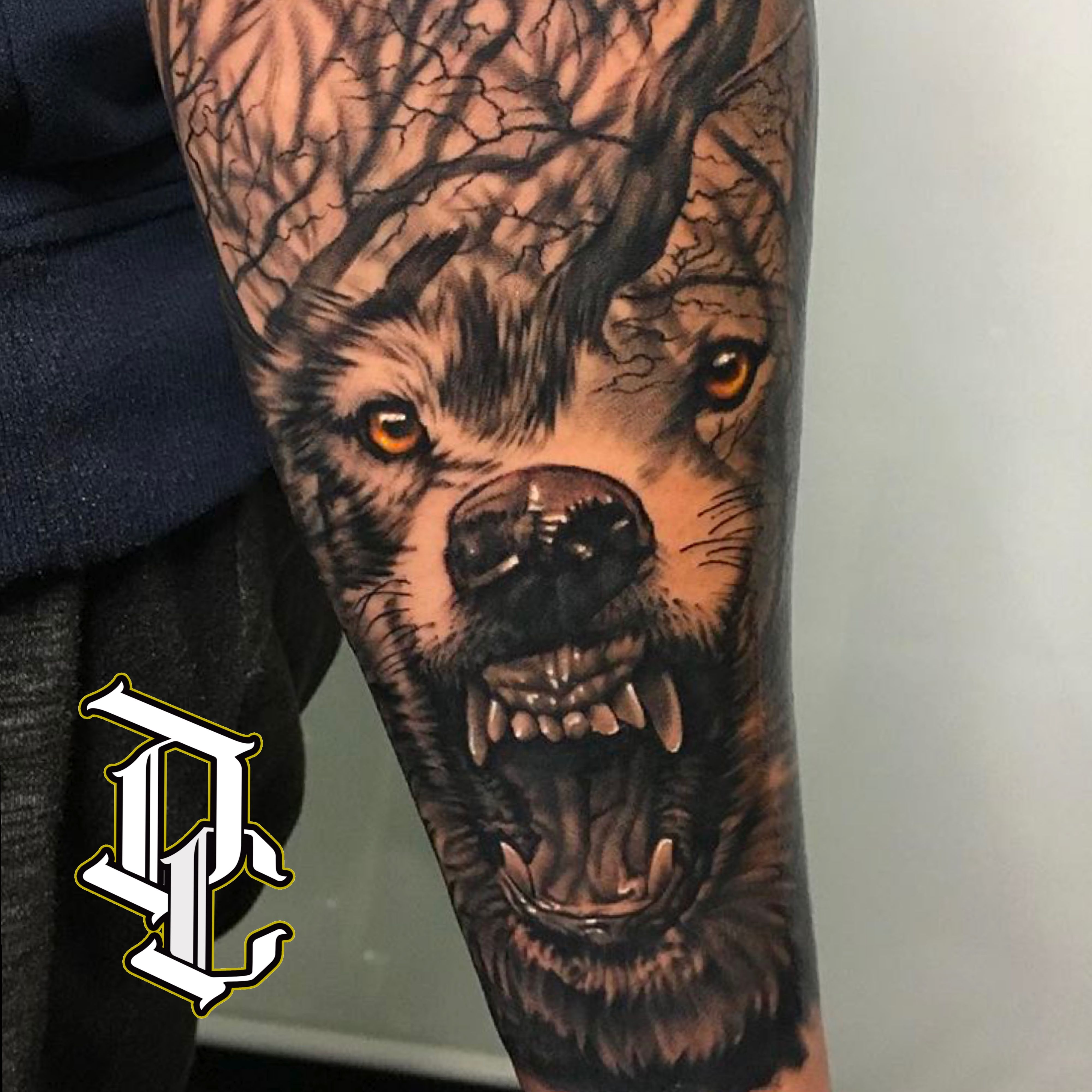 Diego Calabuig: Servicios de Vertikal Tattoo Studio Diego Calabuig: Servicios de Vertikal Tattoo Studio