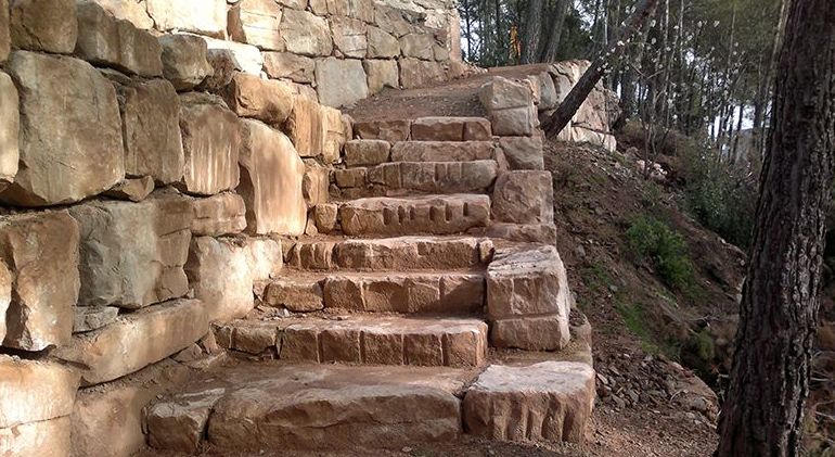 Muros de rocalla: Servicios de Construcciones y Excavaciones Andrés Vila Muros de rocalla: Servicios de Construcciones y Excavaciones Andrés Vila