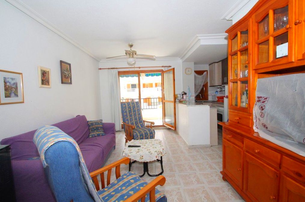 REF :054/032/3º VENTA DE VIVIENDAS: Servicios y Ventas de Administración de Fincas Mayte Gil García REF :054/032/3º VENTA DE VIVIENDAS: Servicios y Ventas de Administración de Fincas Mayte Gil García