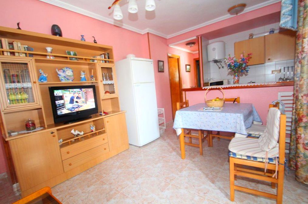 REF : 025/047/4ºC VENTA DE VIVIENDAS: Servicios y Ventas de Administración de Fincas Mayte Gil García REF : 025/047/4ºC VENTA DE VIVIENDAS: Servicios y Ventas de Administración de Fincas Mayte Gil García