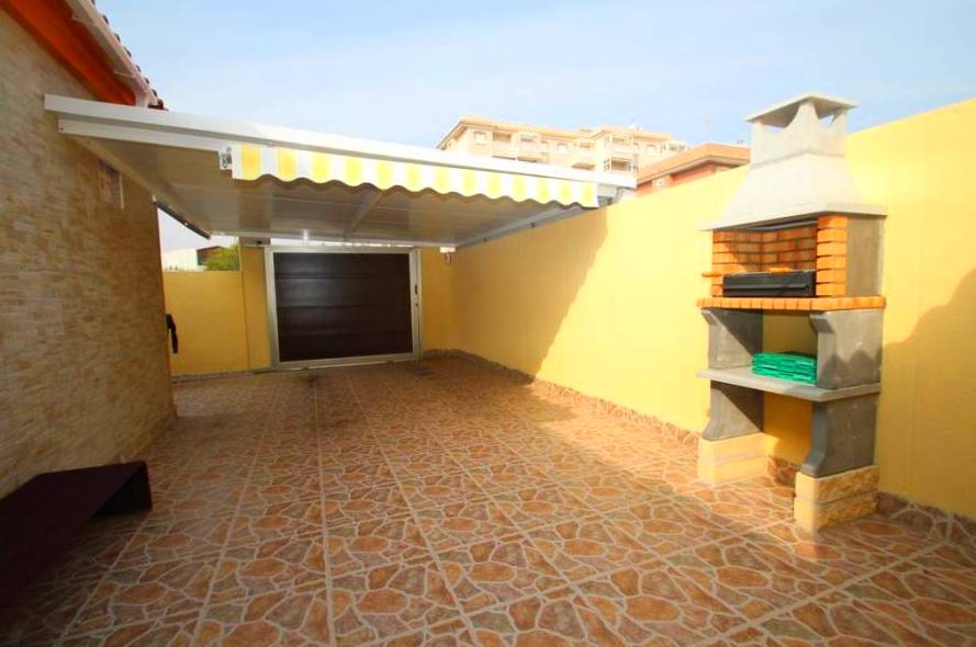 REF : 033/001/B1 VENTA DE VIVIENDA: Servicios y Ventas de Administración de Fincas Mayte Gil García REF : 033/001/B1 VENTA DE VIVIENDA: Servicios y Ventas de Administración de Fincas Mayte Gil García