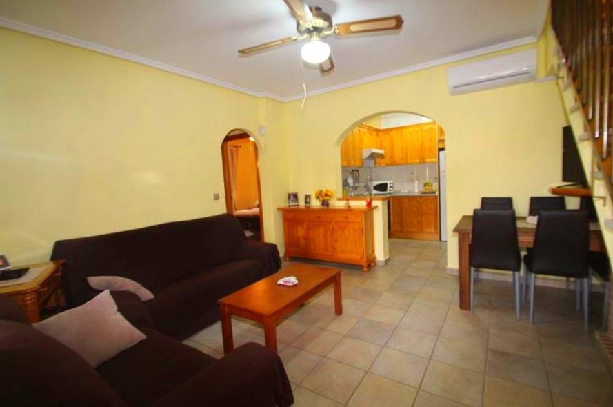 REF : 033/001/B1 VENTA DE VIVIENDA: Servicios y Ventas de Administración de Fincas Mayte Gil García REF : 033/001/B1 VENTA DE VIVIENDA: Servicios y Ventas de Administración de Fincas Mayte Gil García