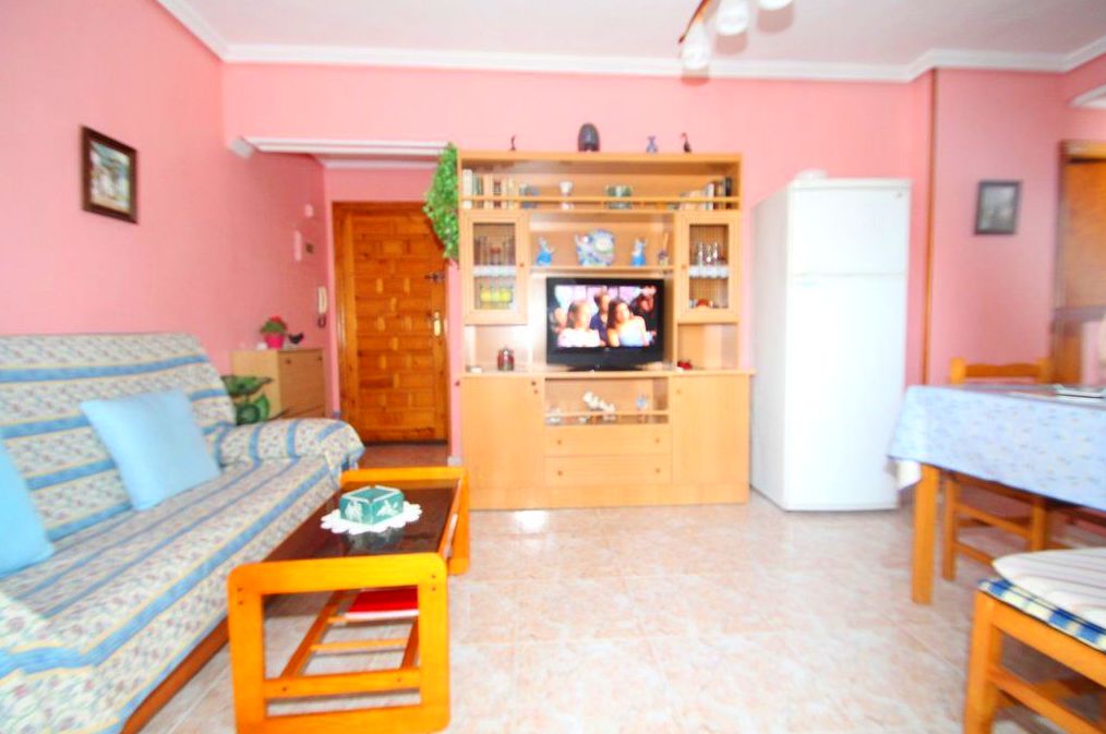 REF : 025/047/4ºC VENTA DE VIVIENDAS: Servicios y Ventas de Administración de Fincas Mayte Gil García REF : 025/047/4ºC VENTA DE VIVIENDAS: Servicios y Ventas de Administración de Fincas Mayte Gil García