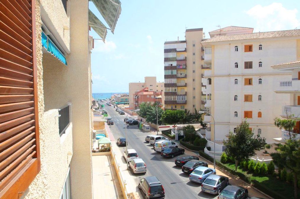 REF :054/032/3º VENTA DE VIVIENDAS: Servicios y Ventas de Administración de Fincas Mayte Gil García REF :054/032/3º VENTA DE VIVIENDAS: Servicios y Ventas de Administración de Fincas Mayte Gil García