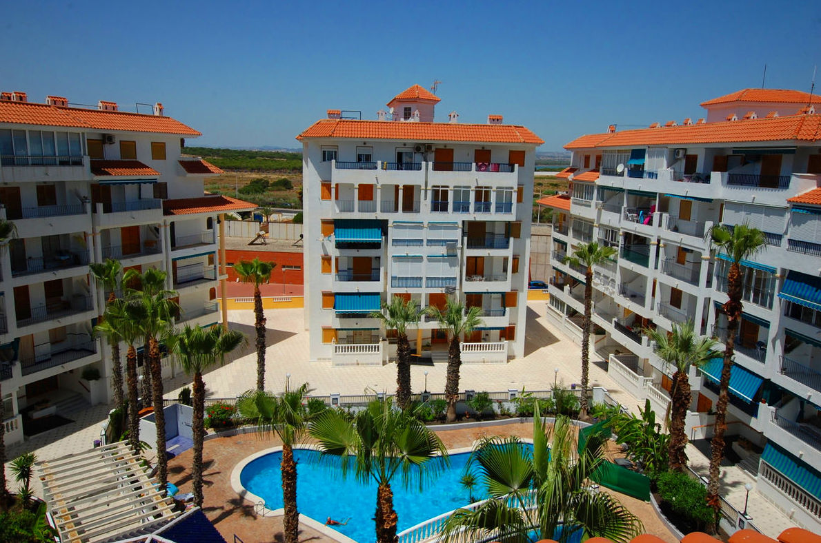 REF : 036/055/5º1 VENTA DE VIVIENDA: Servicios y Ventas de Administración de Fincas Mayte Gil García REF : 036/055/5º1 VENTA DE VIVIENDA: Servicios y Ventas de Administración de Fincas Mayte Gil García