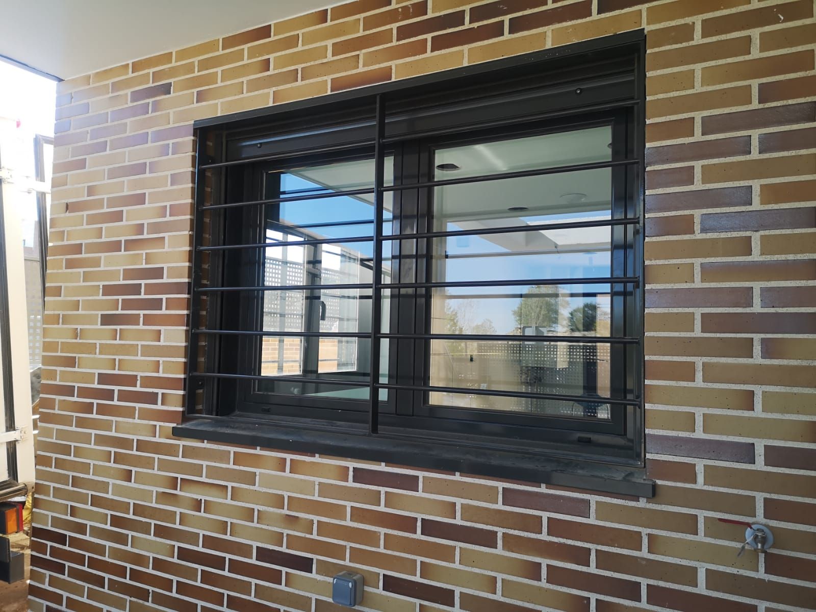 Reja para ventana: de Cerrajería Vefergal Reja para ventana: de Cerrajería Vefergal