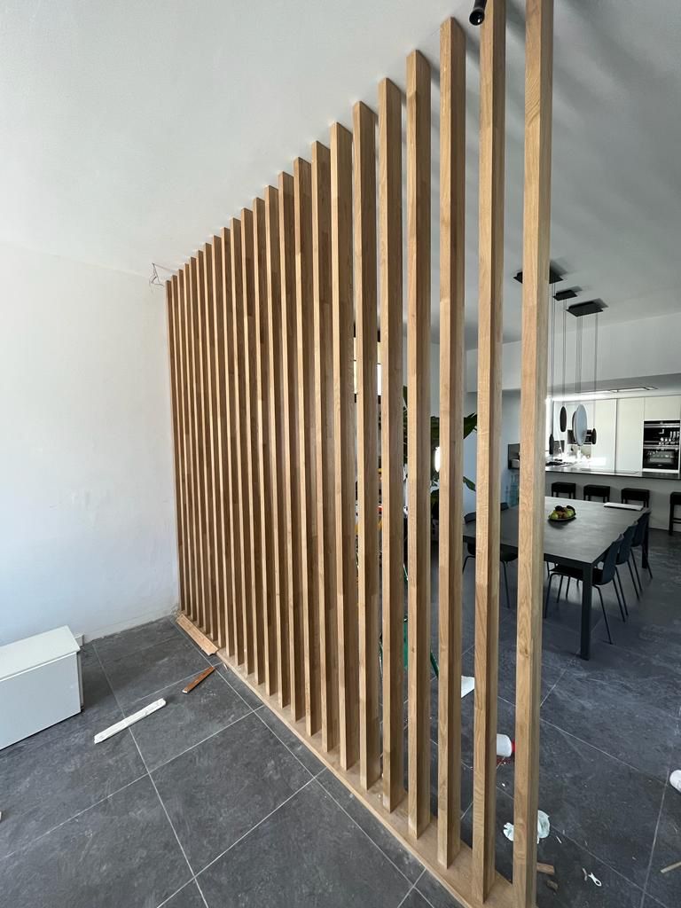 Separación de ambientes en roble macizo: Servicios de Fustería Solé Separación de ambientes en roble macizo: Servicios de Fustería Solé