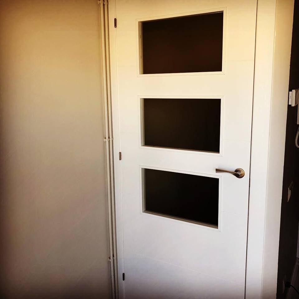 Puertas: Servicios de Fustería Solé Puertas: Servicios de Fustería Solé