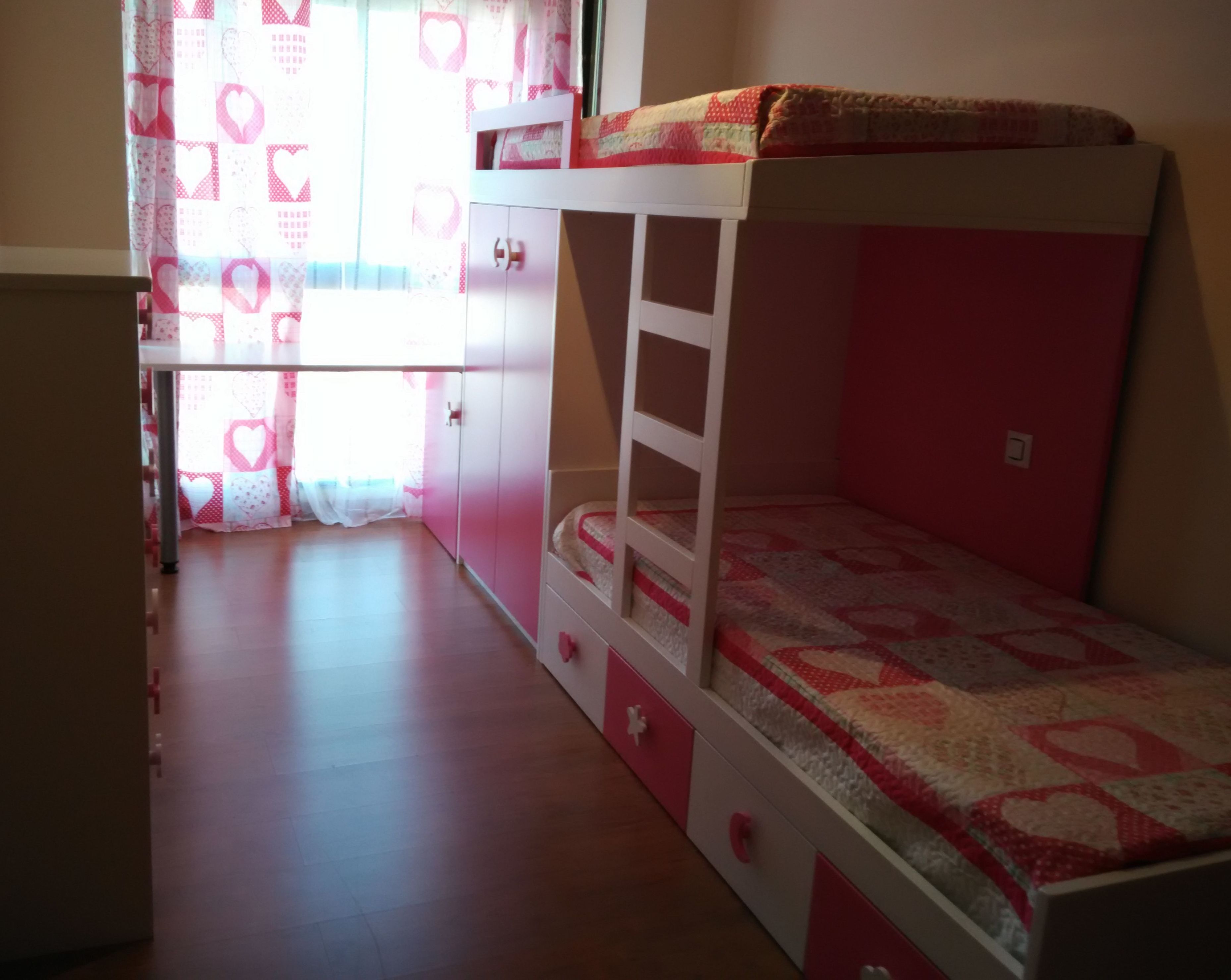 Dormitorio mod. fresa y nata Dormitorio mod. fresa y nata