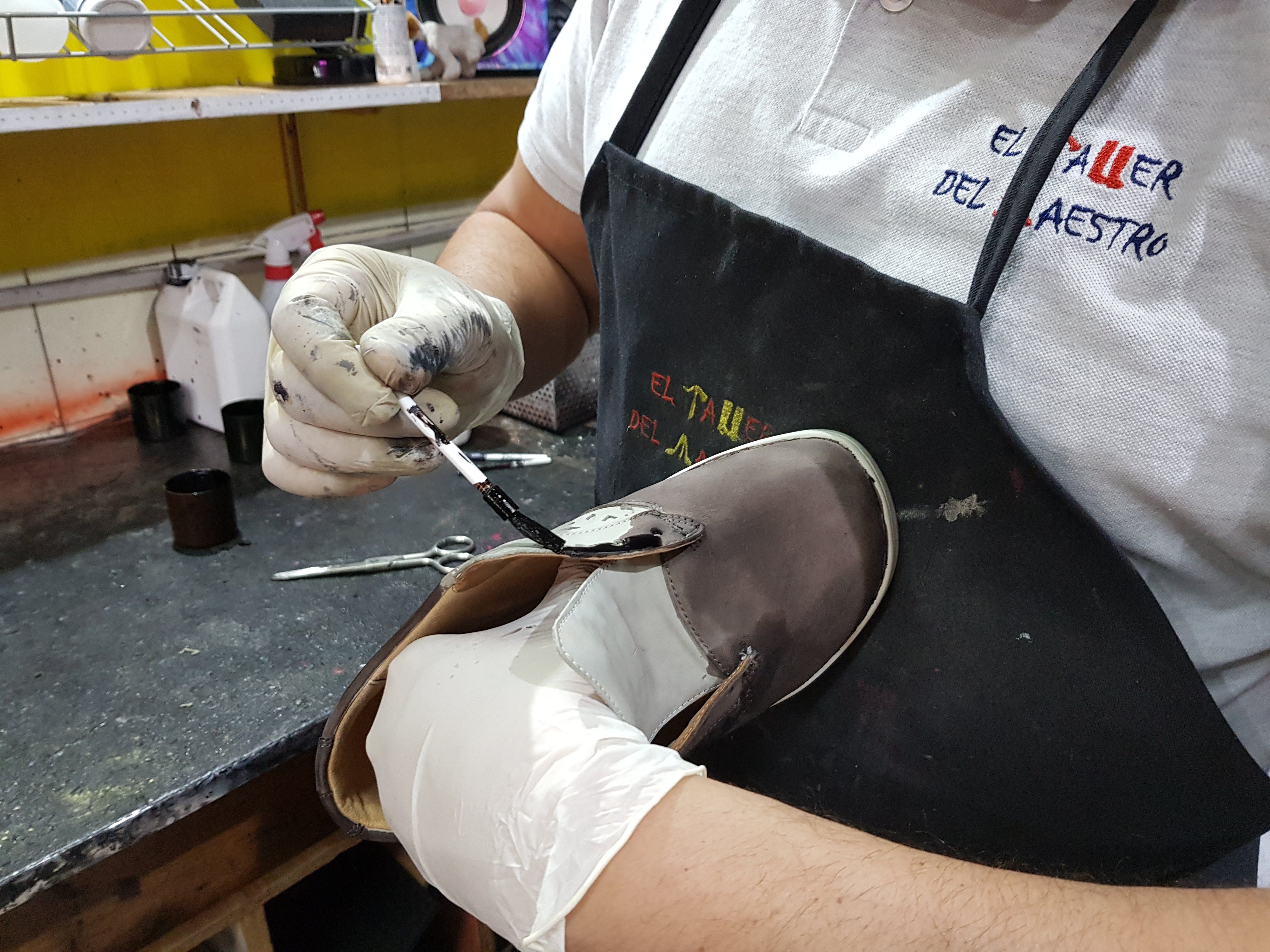 Reparación general de calzado y colocación de complementos: Servicios de EL TALLER DEL MAESTRO Reparación general de calzado y colocación de complementos: Servicios de EL TALLER DEL MAESTRO