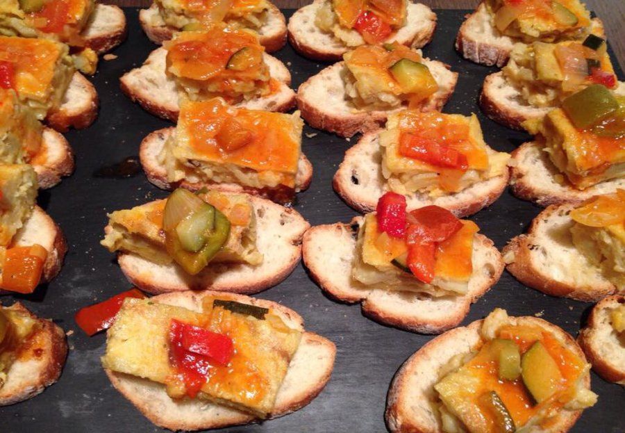 Tapas: Especialidades de La Tapería del 10 Tapas: Especialidades de La Tapería del 10