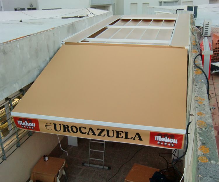 Instalación de toldos para hostelería en El Puerto de Santa María