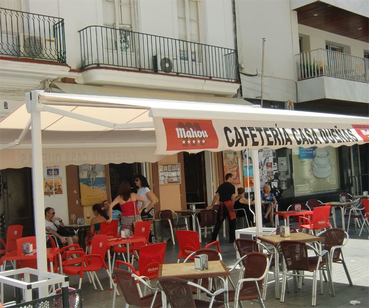Instalación de toldos para hostelería en El Puerto de Santa María