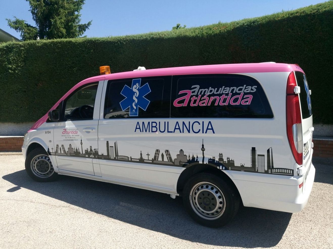 Ambulancia tipo A1. Vehículo MERCEDES BENZ. Excelente amortiguación y climatización. Ideal para traslados de largo recorrido. Ambulancia tipo A1. Vehículo MERCEDES BENZ. Excelente amortiguación y climatización. Ideal para traslados de largo recorrido.