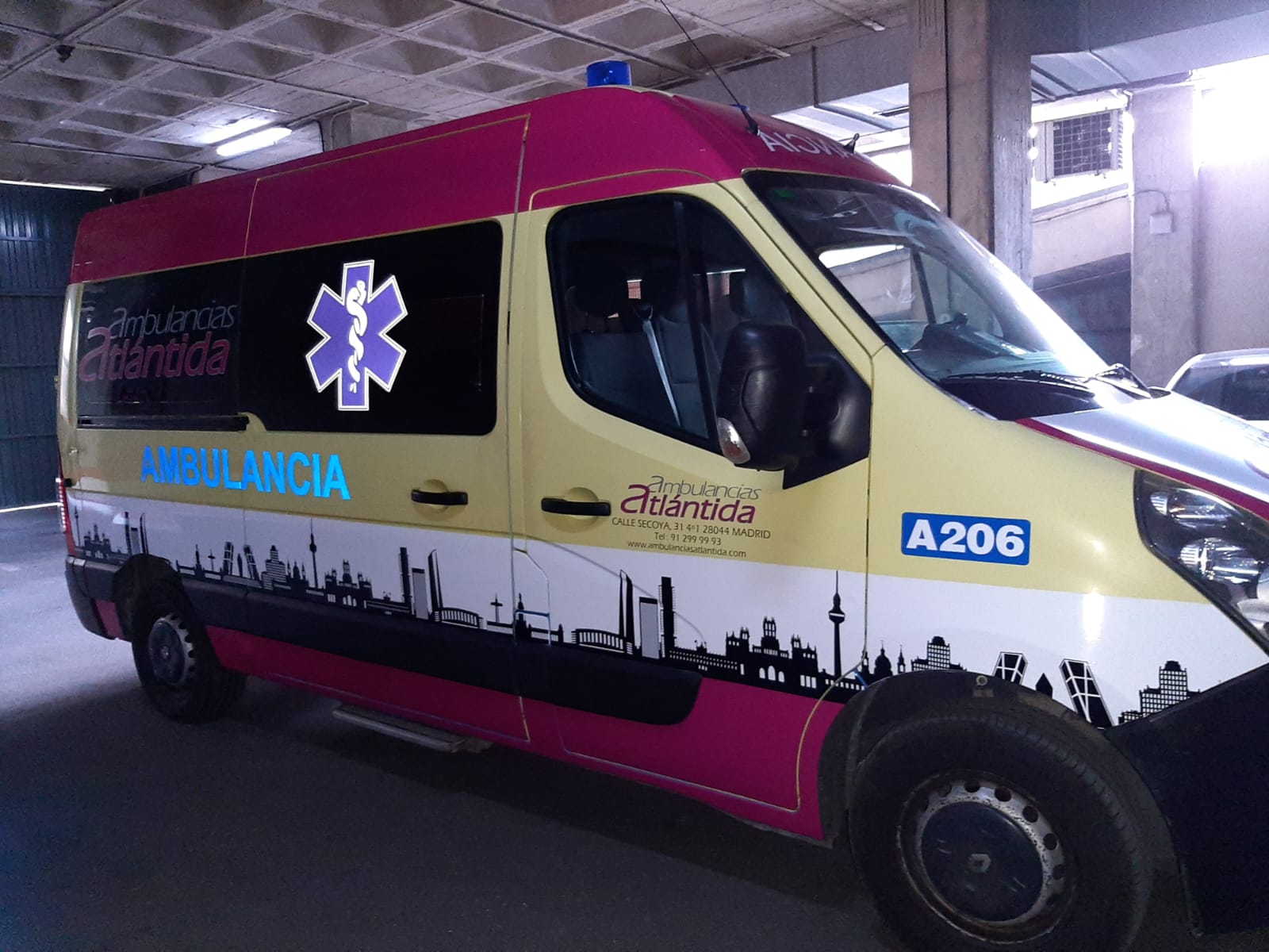 TRANPORTE PARA DISCAPACITADOS - ACCESO SILLA DE RUEDAS: de AMBULANCIAS ATLÁNTIDA, S.L. TRANPORTE PARA DISCAPACITADOS - ACCESO SILLA DE RUEDAS: de AMBULANCIAS ATLÁNTIDA, S.L.