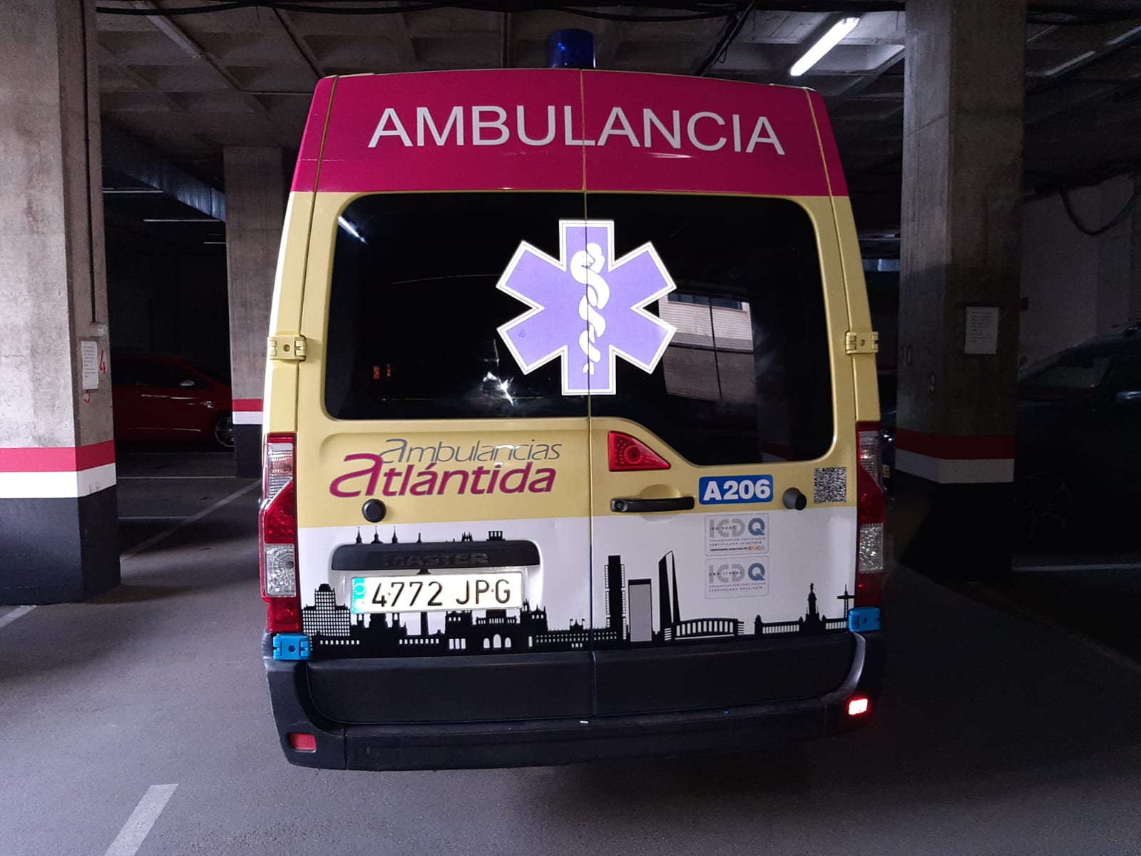 TRANPORTE PARA DISCAPACITADOS - ACCESO SILLA DE RUEDAS: de AMBULANCIAS ATLÁNTIDA, S.L. TRANPORTE PARA DISCAPACITADOS - ACCESO SILLA DE RUEDAS: de AMBULANCIAS ATLÁNTIDA, S.L.