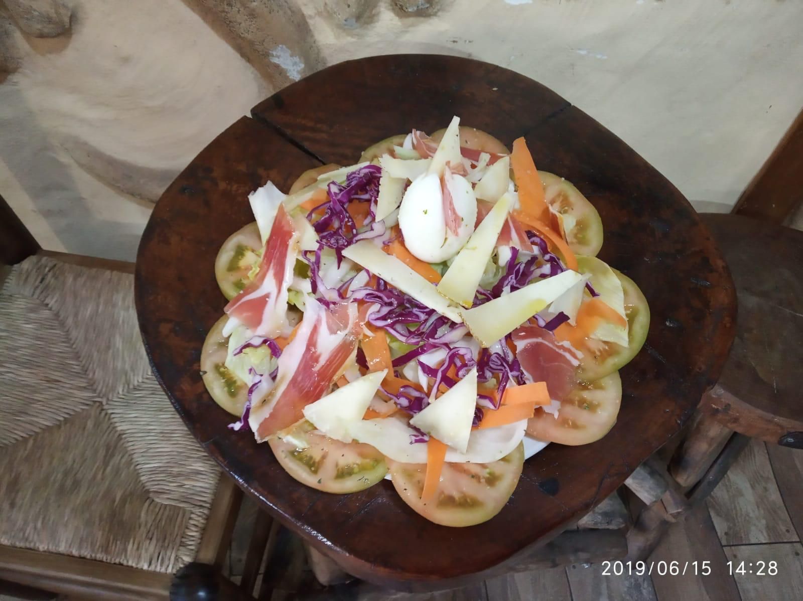 Ensaladas: Carta de Bodega Asador El Lagar Ensaladas: Carta de Bodega Asador El Lagar