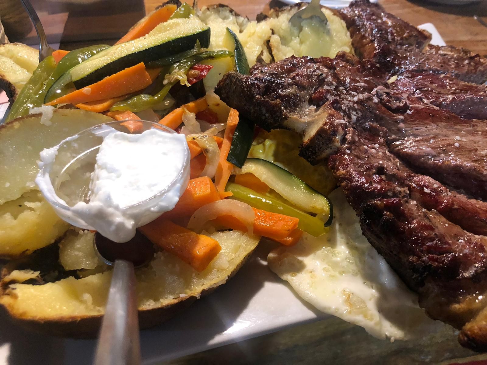 Carne a la brasa: Carta de Bodega Asador El Lagar Carne a la brasa: Carta de Bodega Asador El Lagar