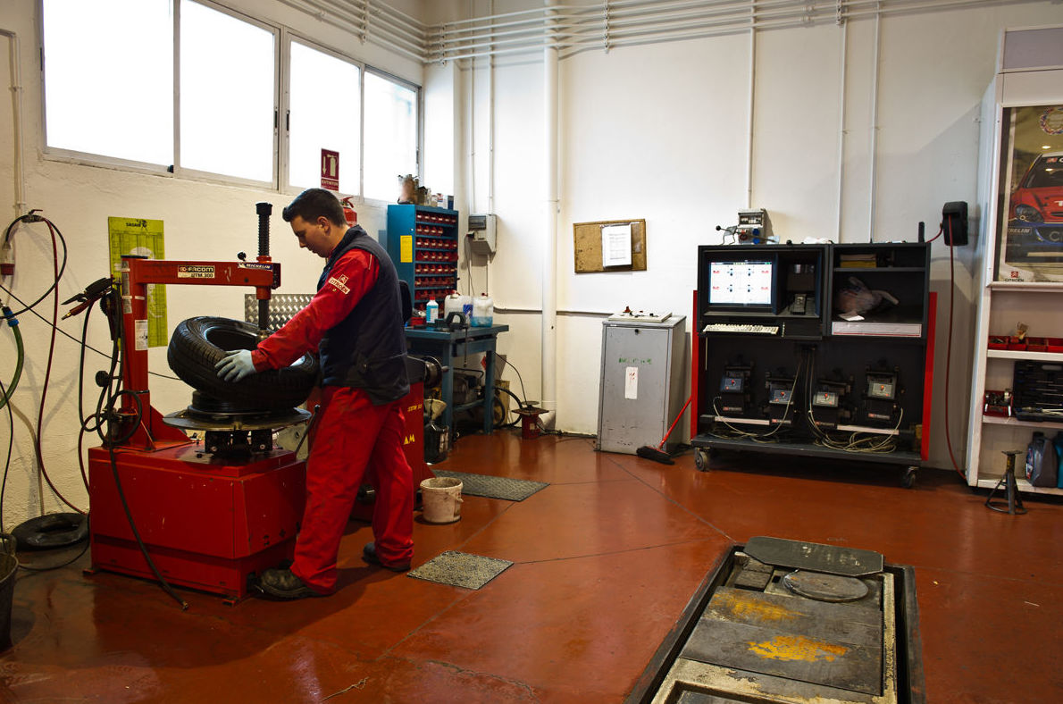 Taller de reparación mecánica del automóvil: Servicios de Talleres C.R. La Unión
