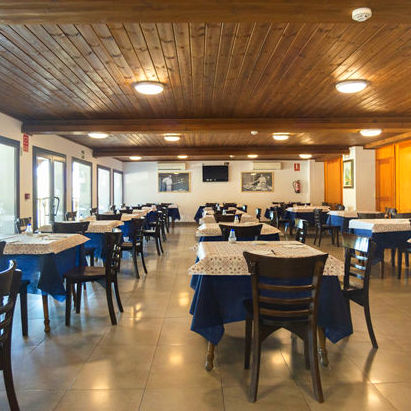 Nuestras instalaciones.: Todo lo que buscas: Aquí de Hostal Restaurante El Cruce de Villaharta Nuestras instalaciones.: Todo lo que buscas: Aquí de Hostal Restaurante El Cruce de Villaharta
