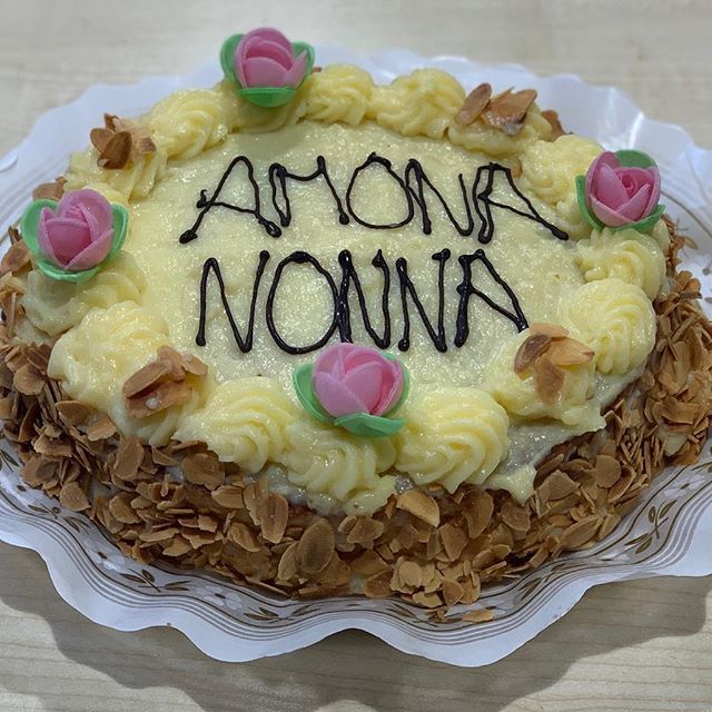 Tartas para bodas y cumpleaños: Tartas de Pastelería Opilla Tartas para bodas y cumpleaños: Tartas de Pastelería Opilla