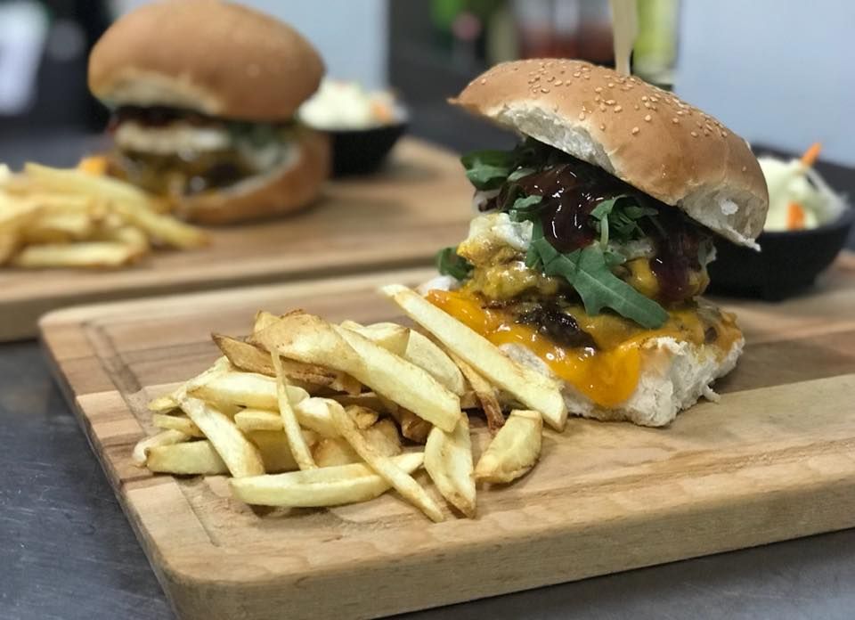Hamburguesas, sandwiches y perritos: Carta de Bar El Cafetín Hamburguesas, sandwiches y perritos: Carta de Bar El Cafetín