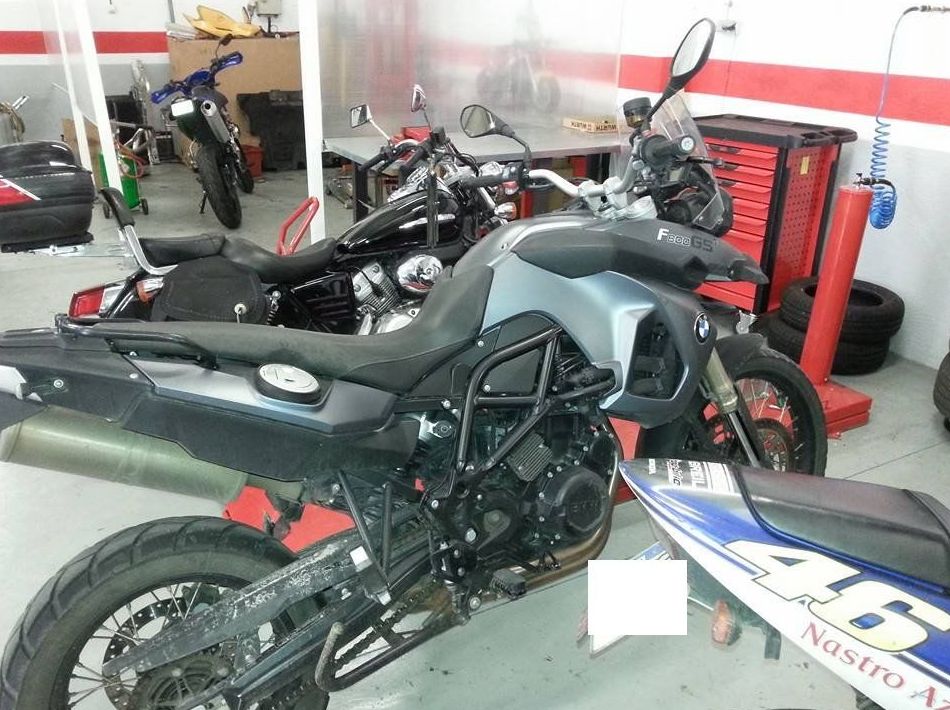 Sustitución neumáticos para motocicletas: Mantenimiento de Autobox Sabadell Sustitución neumáticos para motocicletas: Mantenimiento de Autobox Sabadell