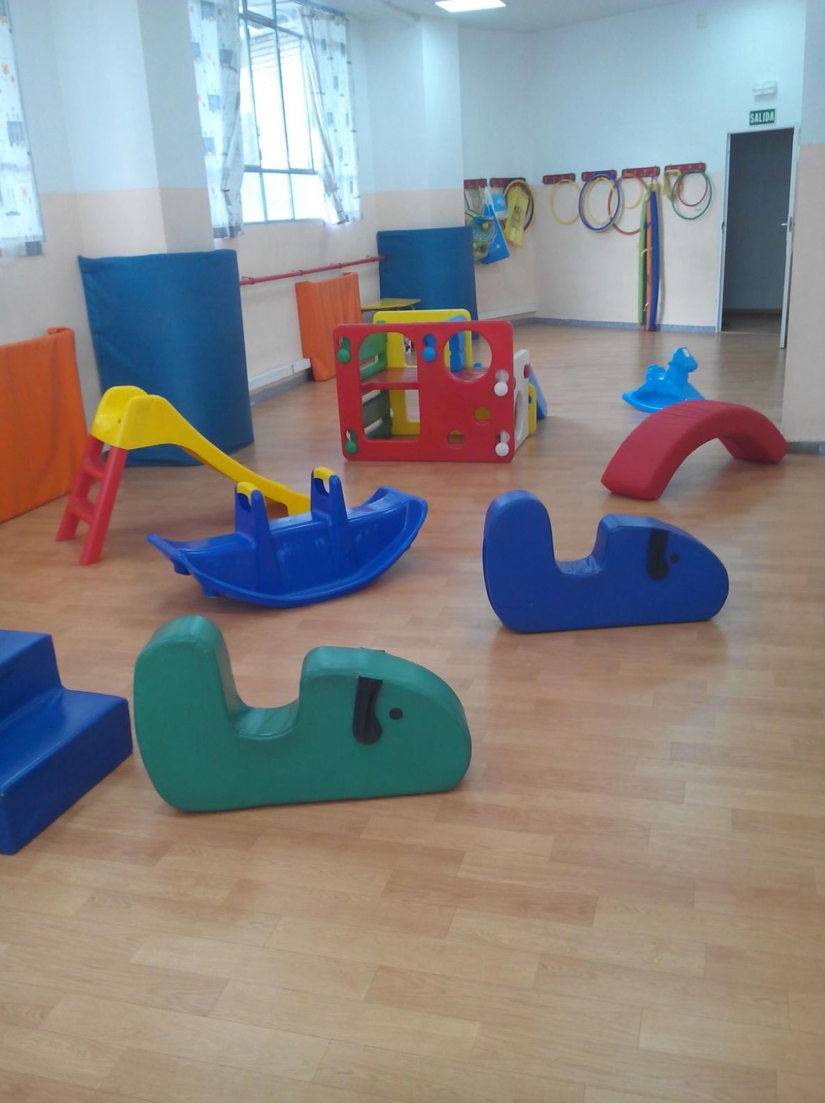 Aulas para todas las edades: Servicios de Santa Mónica - Garabatos Aulas para todas las edades: Servicios de Santa Mónica - Garabatos