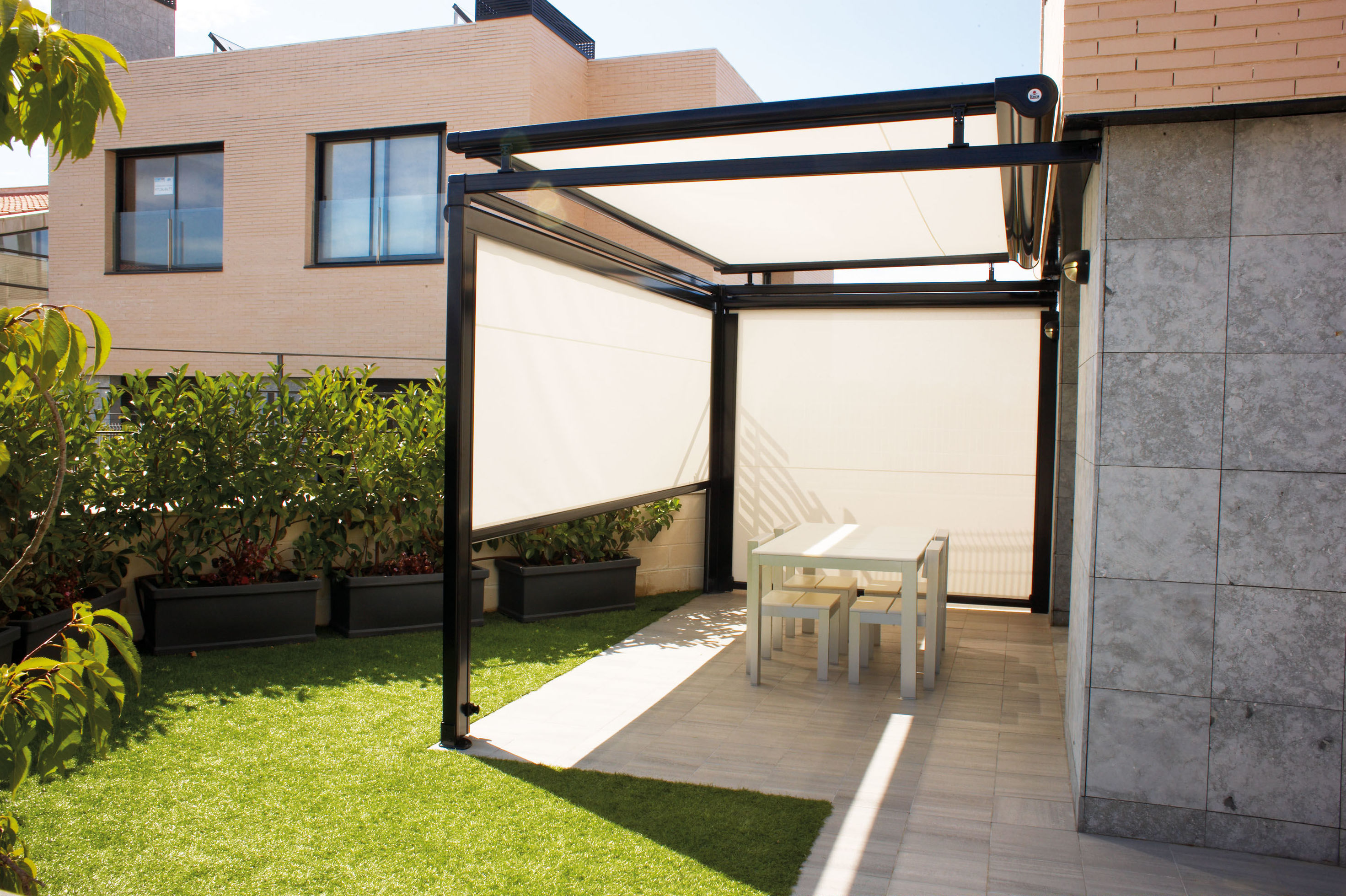 Toldo Veranda con toldos verticales Toldo Veranda con toldos verticales