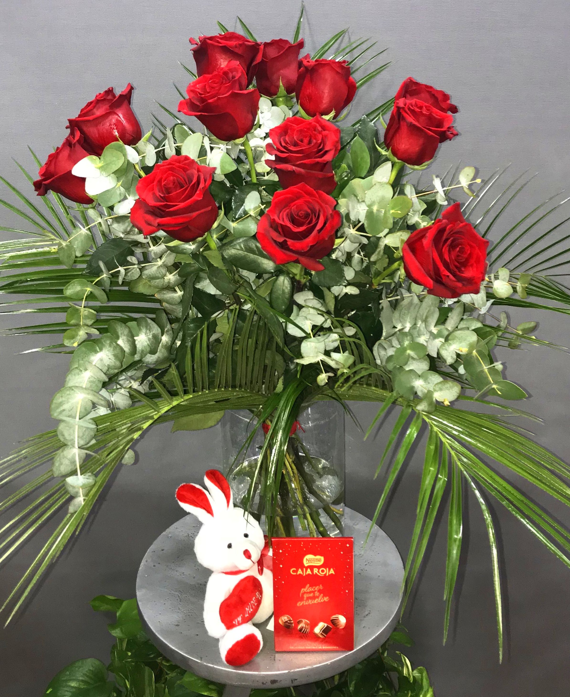 12 rosas rojas : Productos de Flores Madrid 12 rosas rojas : Productos de Flores Madrid