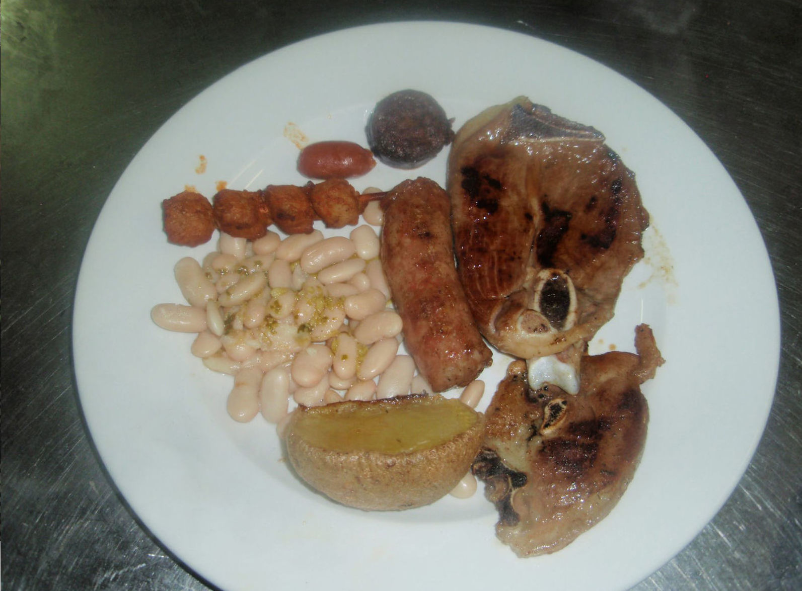 Menú fin de semana : Servicios de Restaurante Piscina Manrella Menú fin de semana : Servicios de Restaurante Piscina Manrella