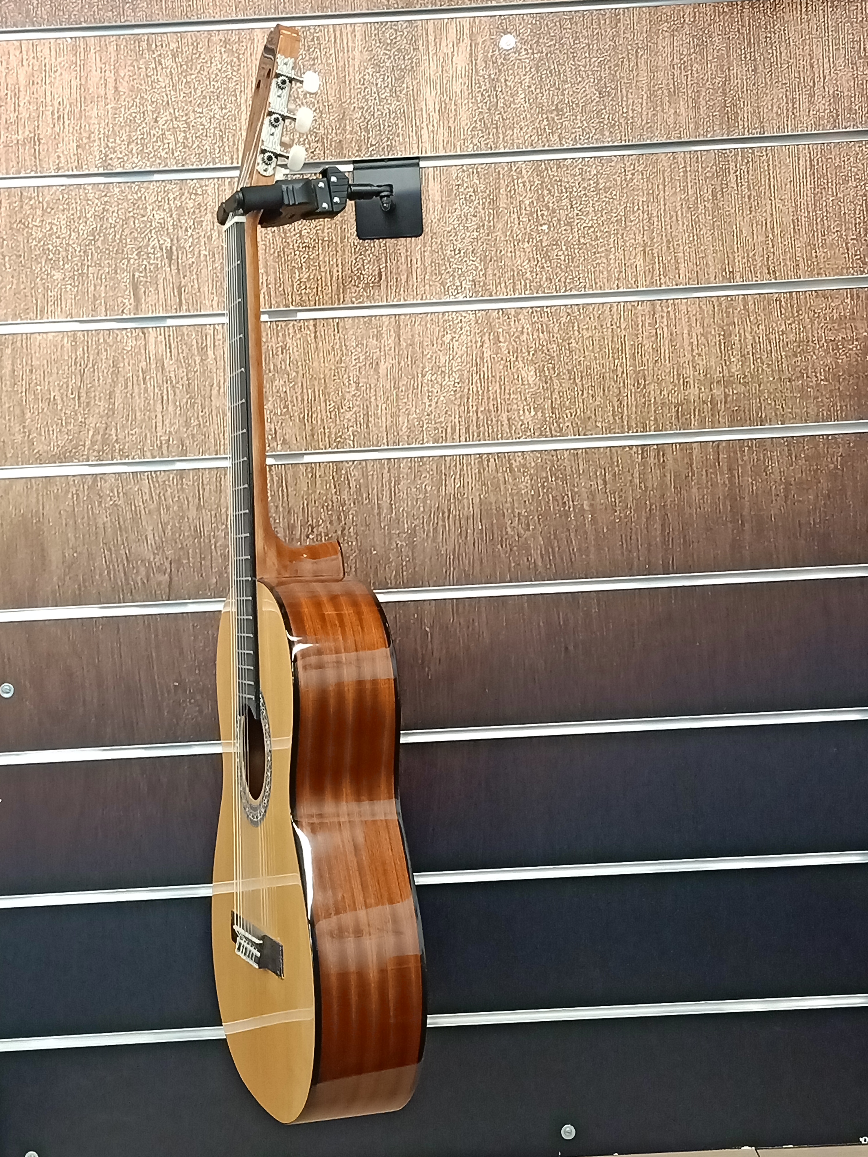 Guitarras: Productos y servicios de PENTAGRAMA Guitarras: Productos y servicios de PENTAGRAMA