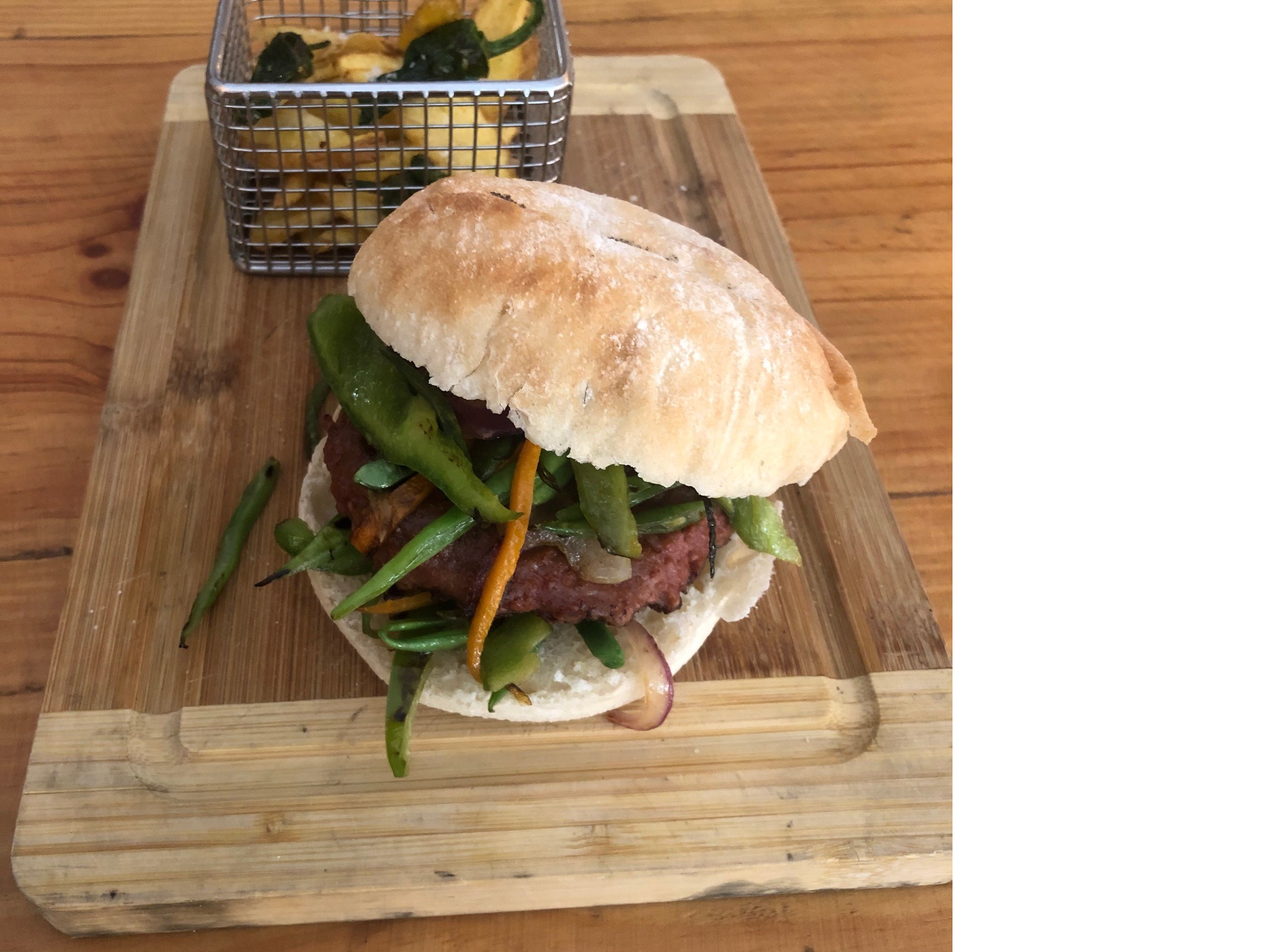 Hamburguesa Verdura "Beyond Meat": CARTA y Menús de Alquimia Hamburguesa Verdura "Beyond Meat": CARTA y Menús de Alquimia