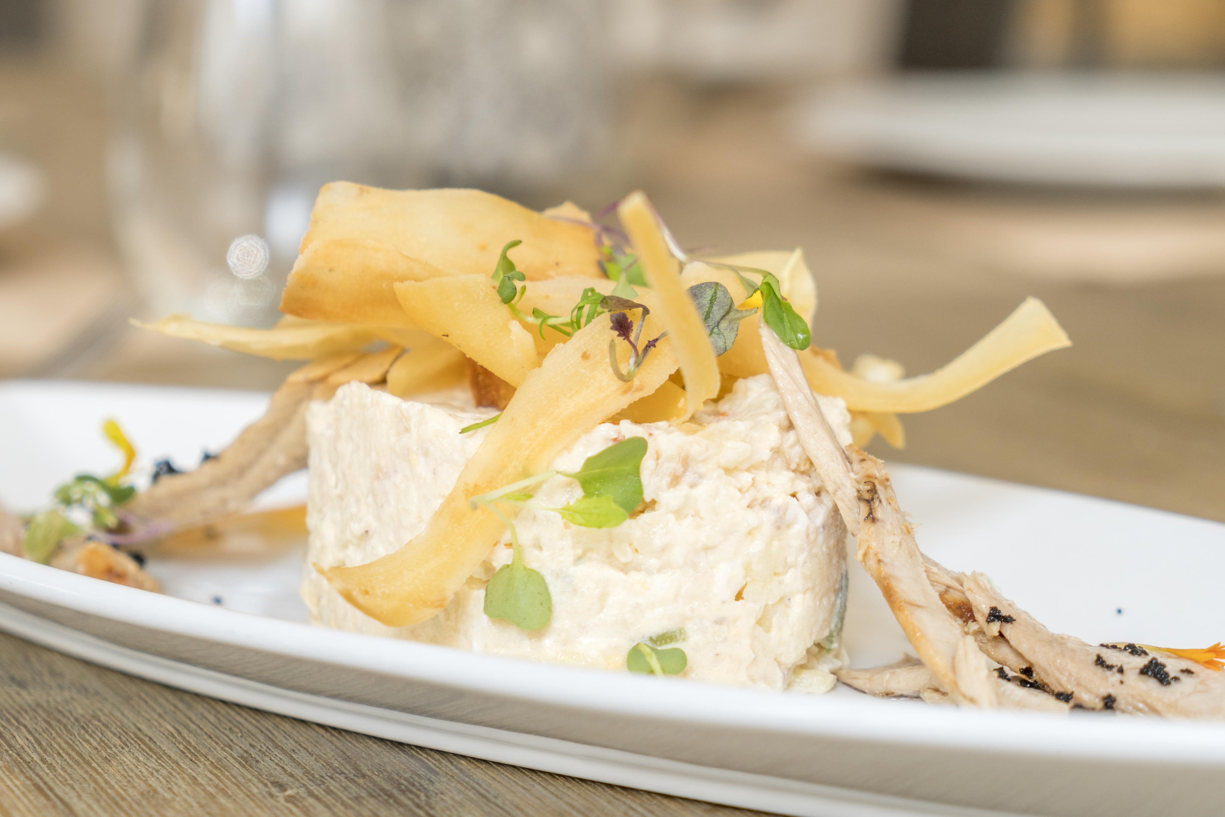 Ensaladilla Rusa con ventresca, yuca y aceituna negra: CARTA y Menús de Alquimia Ensaladilla Rusa con ventresca, yuca y aceituna negra: CARTA y Menús de Alquimia