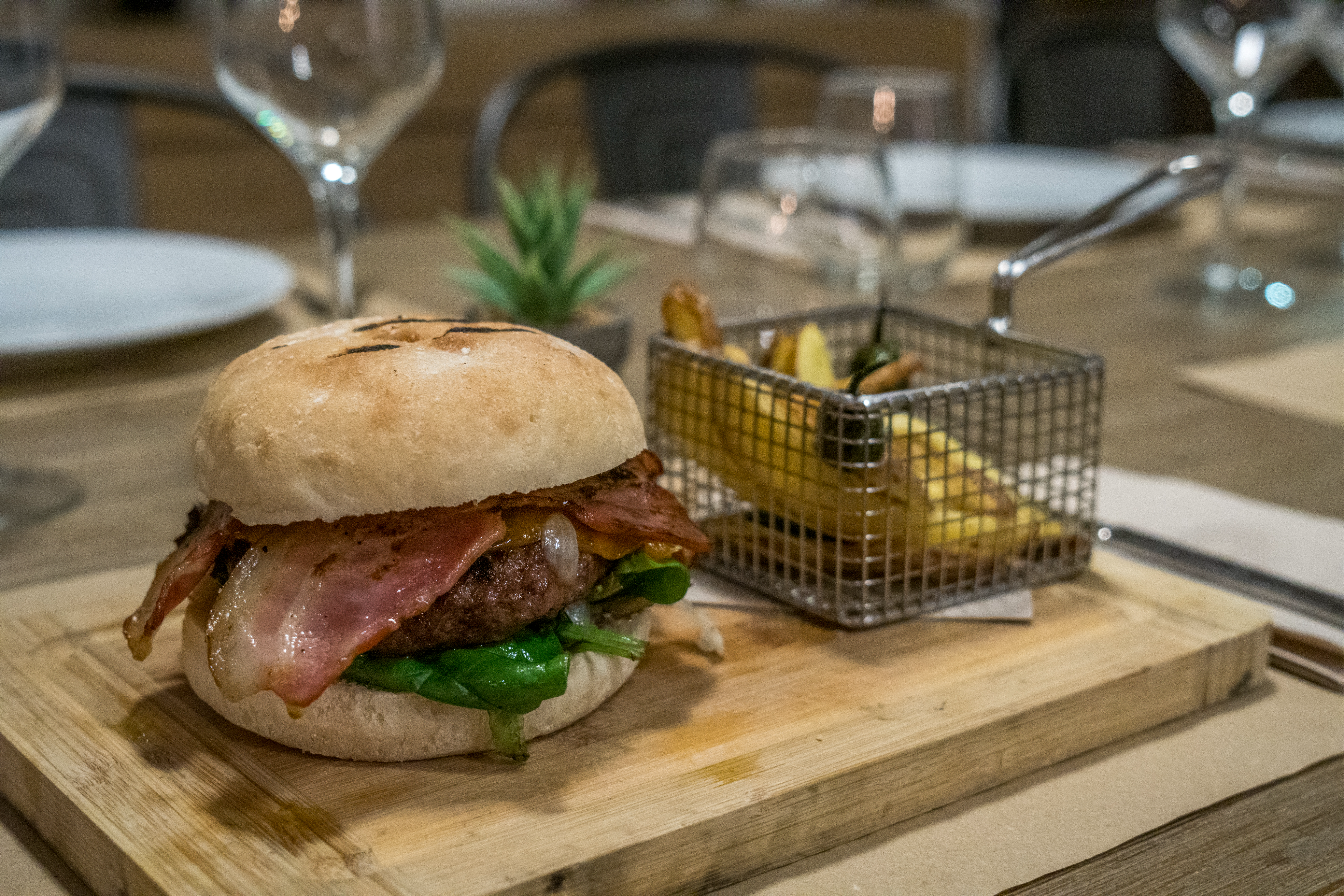 Hamburguesa de Vaca Wagýu: CARTA y Menús de Alquimia Hamburguesa de Vaca Wagýu: CARTA y Menús de Alquimia