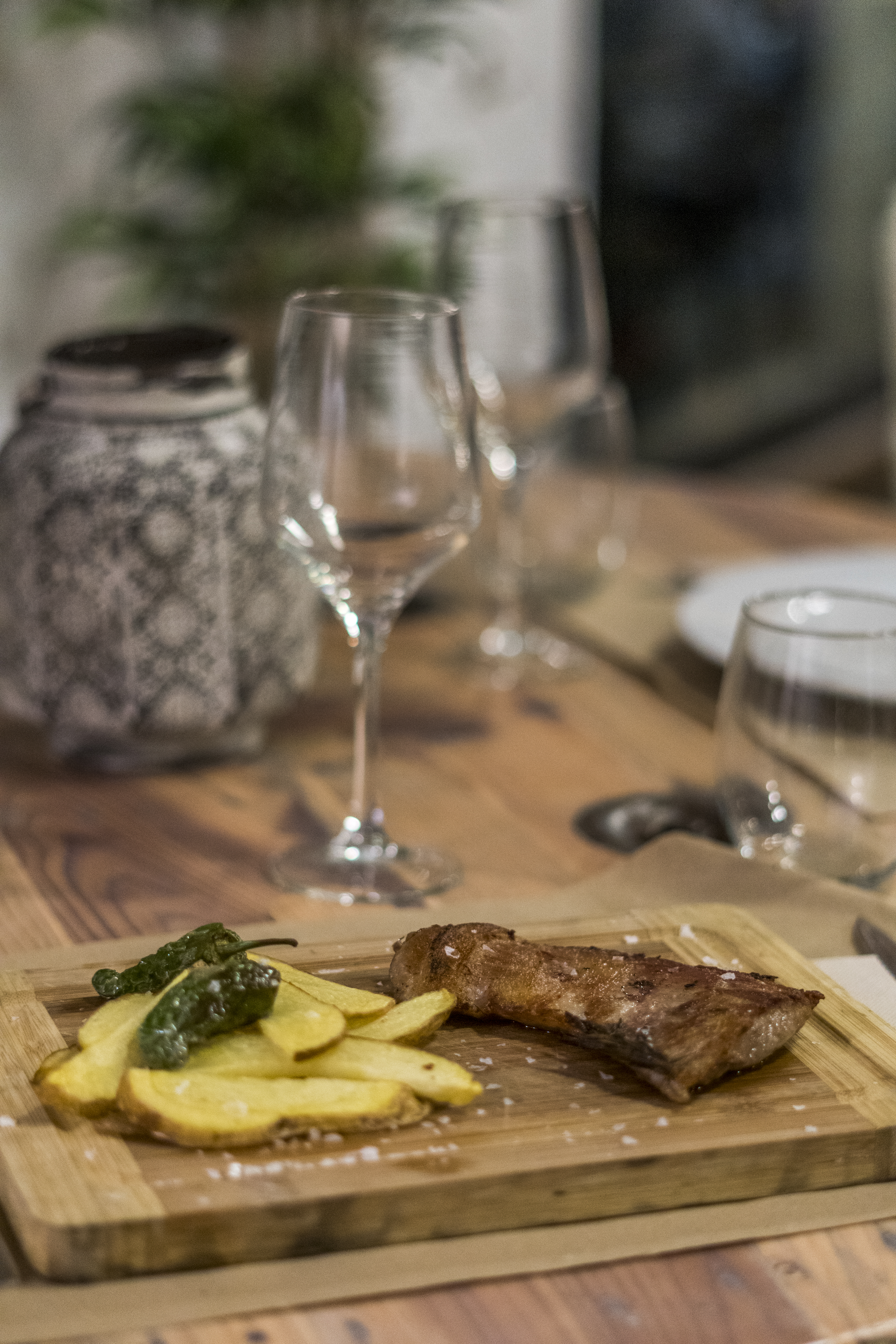 Secreto ibérico confitado: CARTA y Menús de Alquimia Secreto ibérico confitado: CARTA y Menús de Alquimia