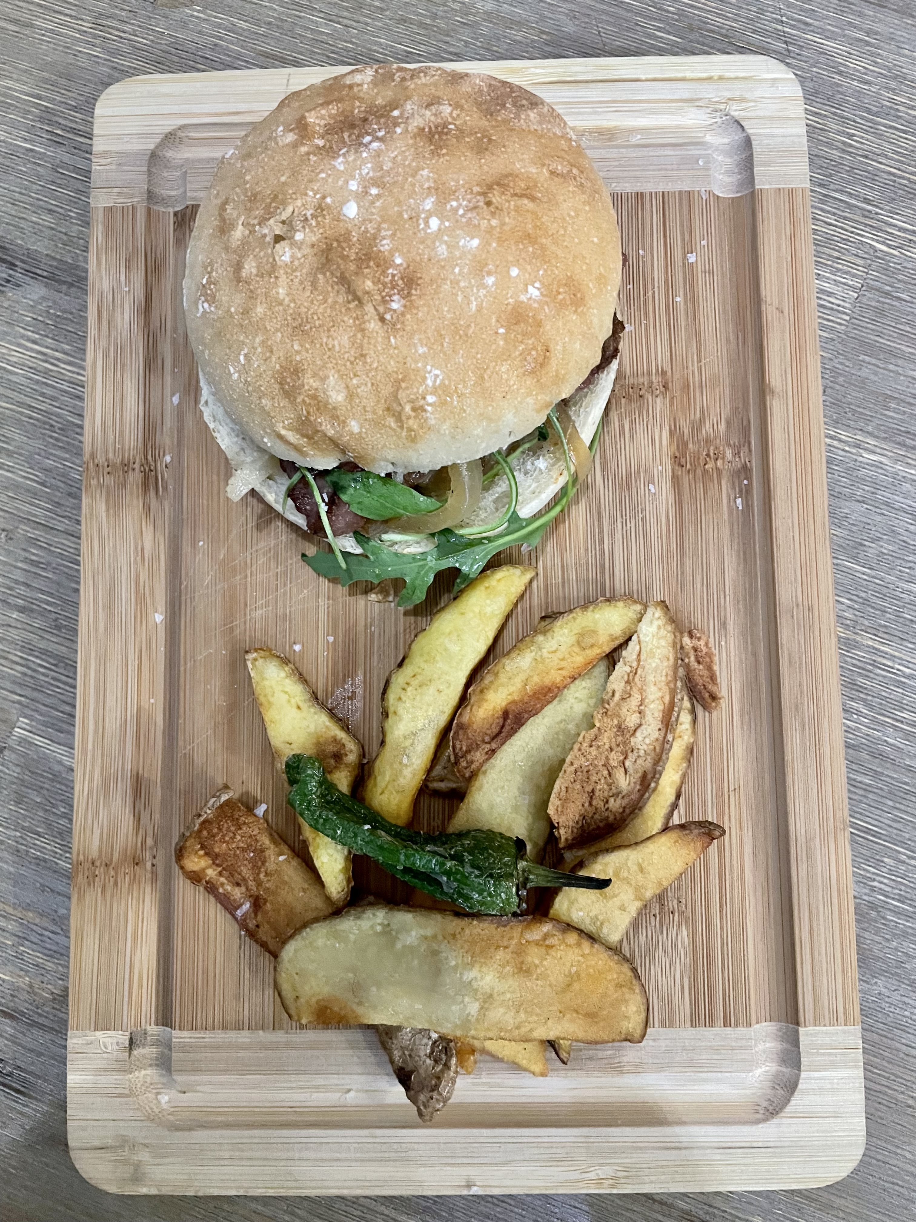 Hamburguesa de Pluma ibérica: CARTA y Menús de Alquimia Hamburguesa de Pluma ibérica: CARTA y Menús de Alquimia