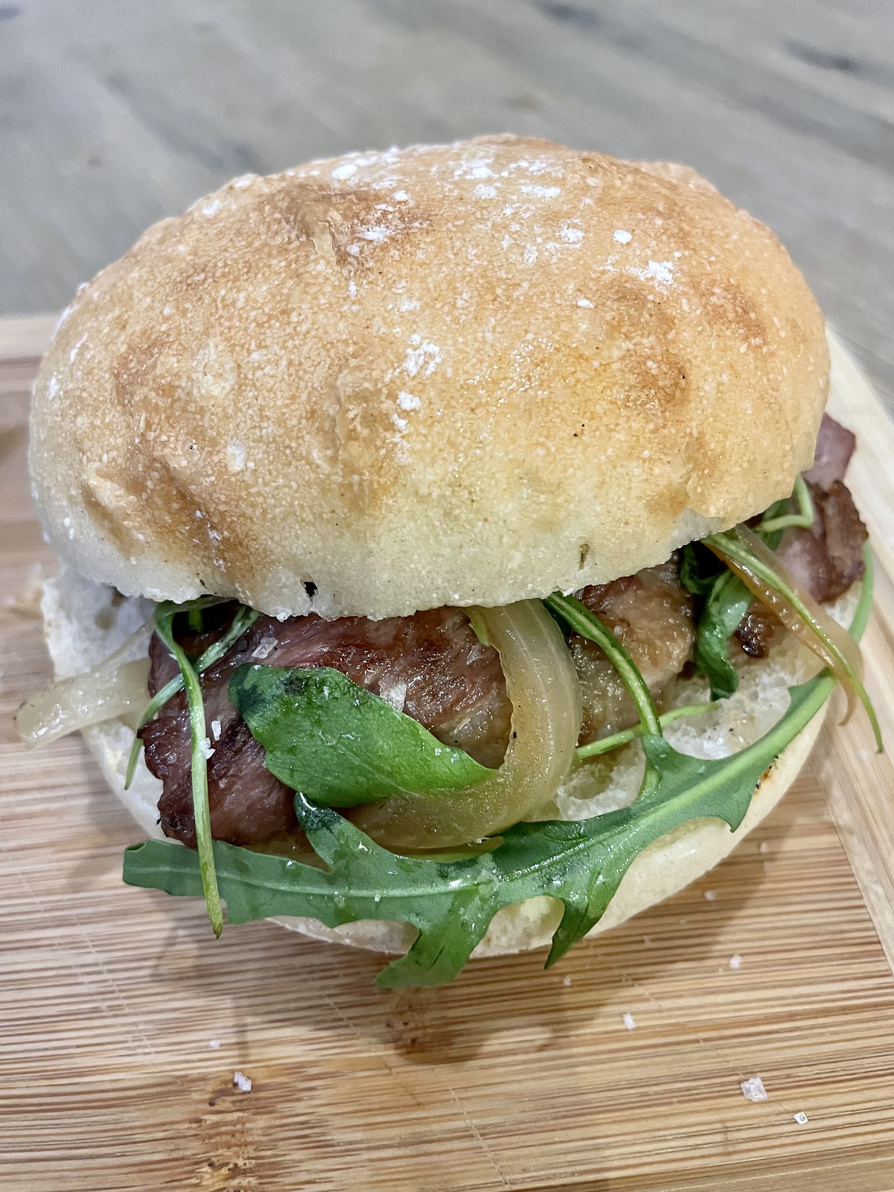 Hamburguesa de Pluma ibérica: CARTA y Menús de Alquimia Hamburguesa de Pluma ibérica: CARTA y Menús de Alquimia